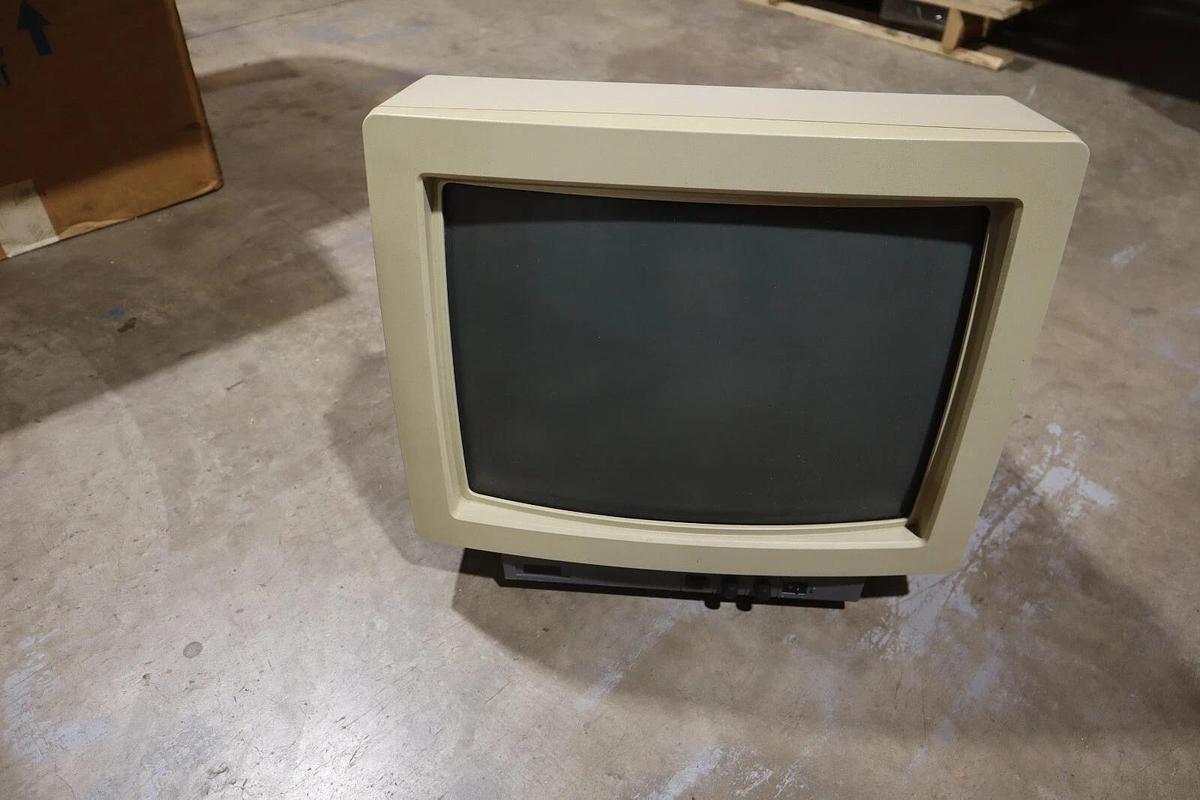 Used Intecolor E01910-20E/626273 Rackmount Computer STOCK GS24
