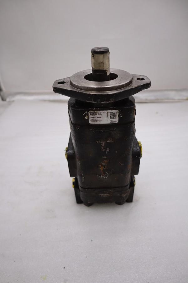 Used 3269121137 Parker Commercial Intertech Gear Pump STOCK H1835