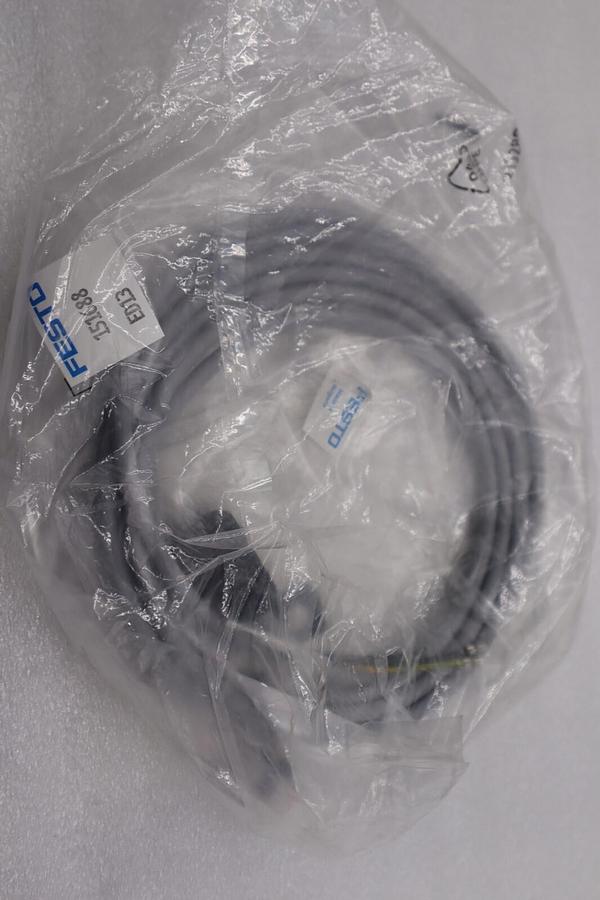 FESTO NEW KMEB-1-24-2.5-LED 151688 PLC Socket Connector Cable STOCK L-207-C