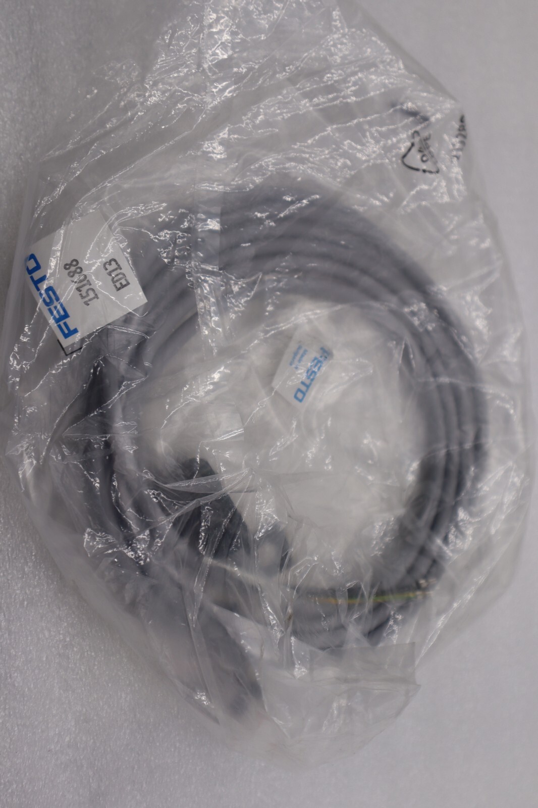 FESTO NEW KMEB-1-24-2.5-LED 151688 PLC Socket Connector Cable STOCK L-207-C