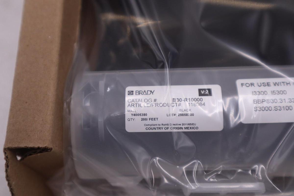 NEW Brady B30-R10000-BL 4.33 in x 200 ft BLACK STK K142D