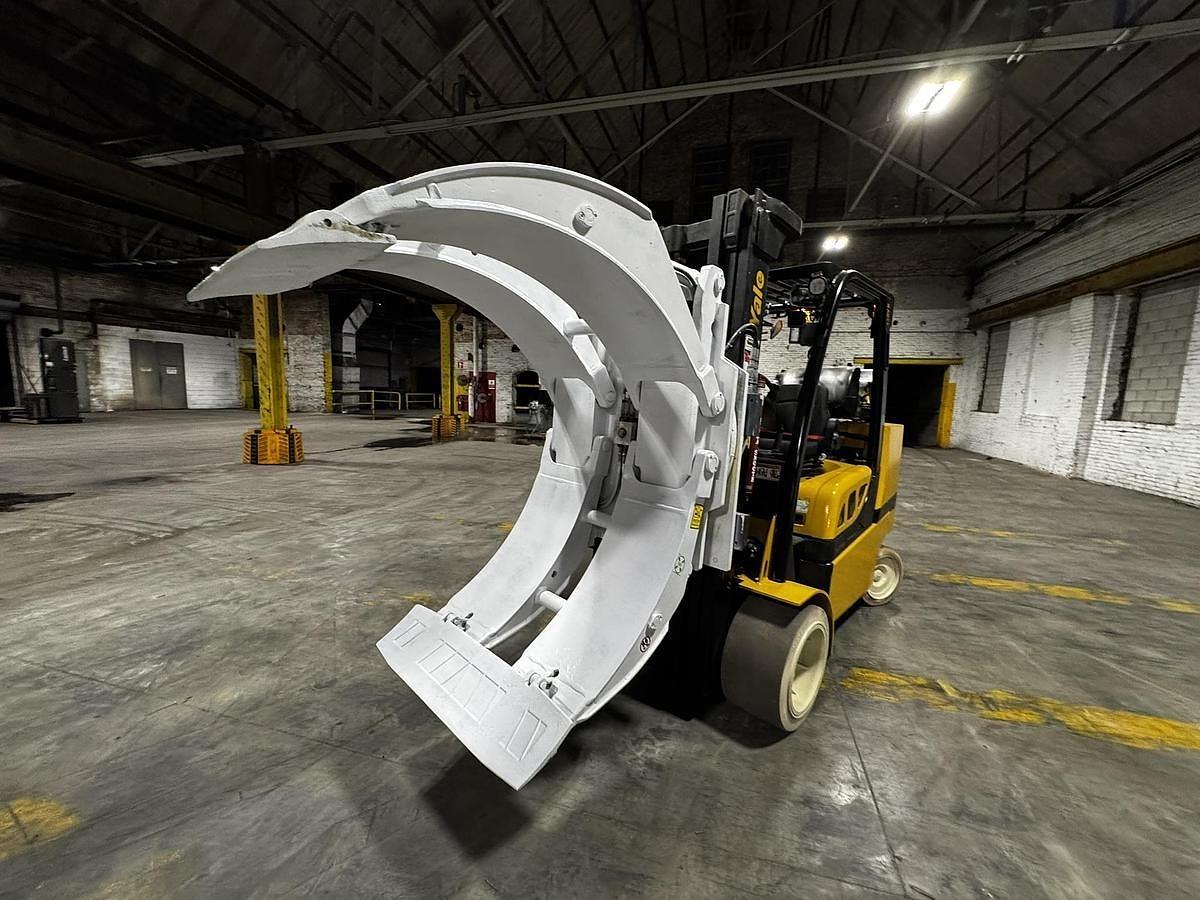 Used 12,000 LB. YALE MDL GLC120VX LH92"/RH185" WITH 72" CASCADE PAPER ROLL CLAMP 2019