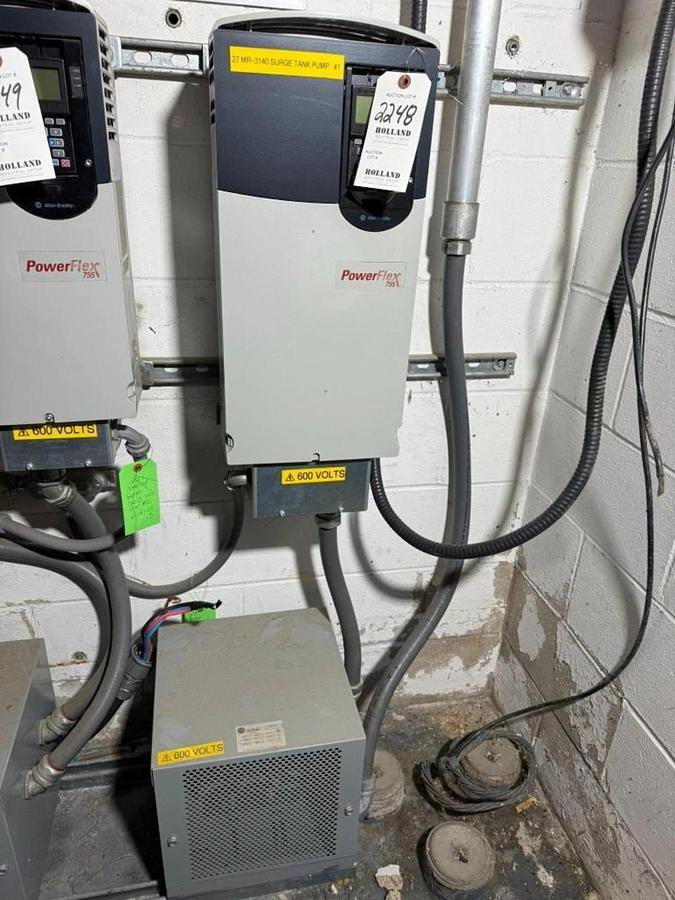 Used 50 HP ALLEN BRADLEY POWERFLEX 755 DRIVE CAT. 20G11NE052JA0NNNNN 600V MFG. 2022