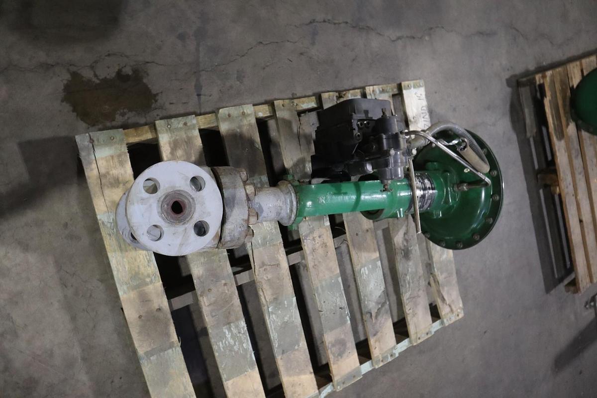 Used Fisher Control Valve Size 40 With 667 Pneumatic Actuator