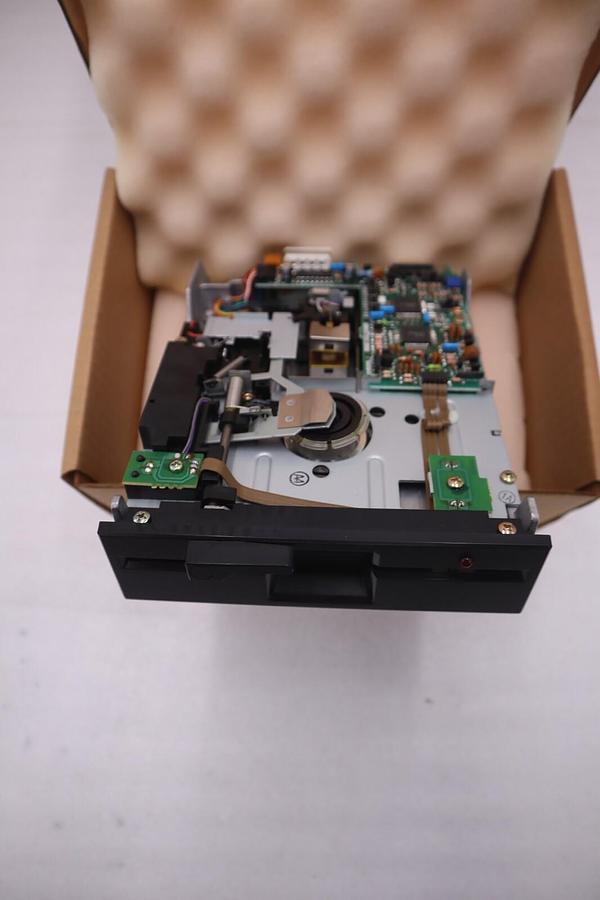 HONEYWELL 51109701-100/ MF504C-312U FLOPPY DISK DRIVE 5.25INCH STOCK G424