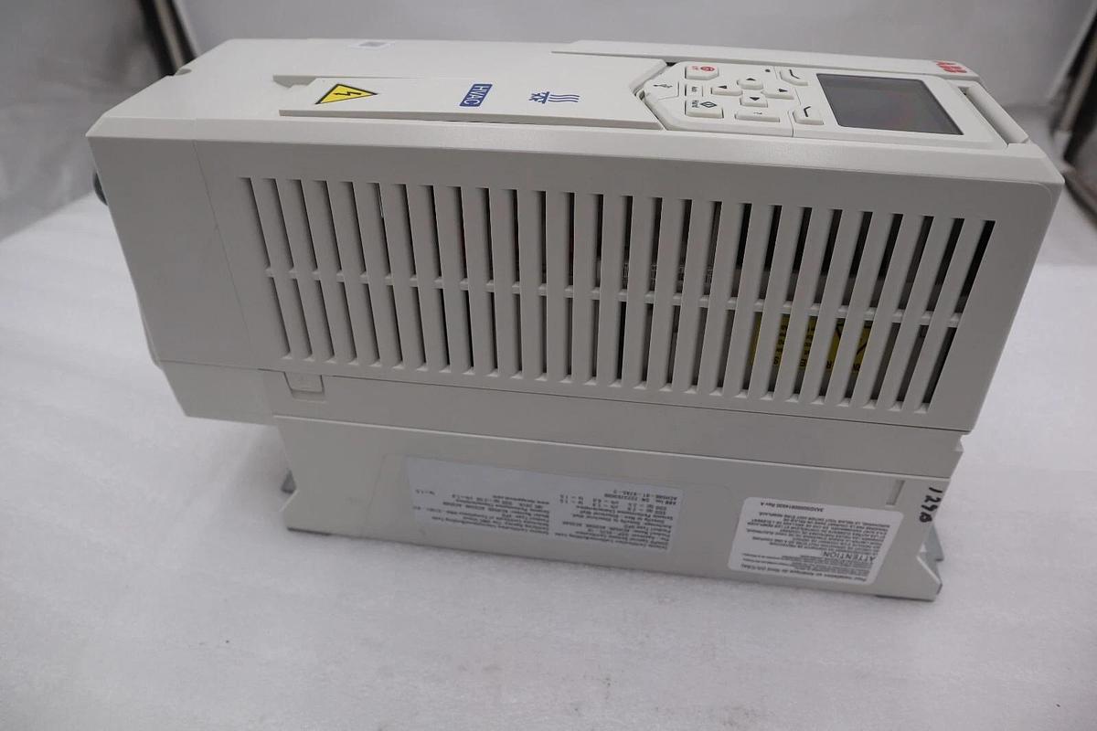 ABB ACH580-01-07A5-2 Drive INPUT 3PH 400/480VAC 50/60HZ 7.5AMP 2HP STOCK 2060-A