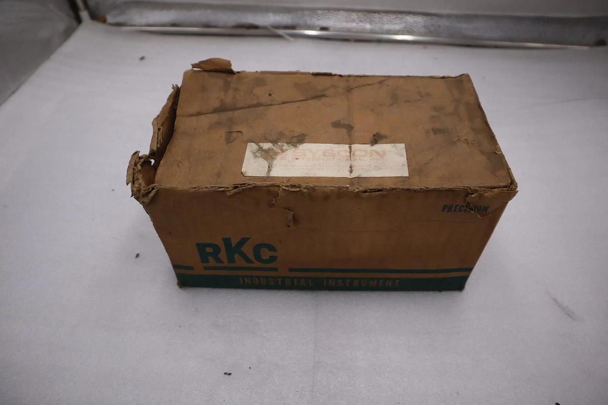 Used RKC REX-C1000H1C-R TEMPERATURE CONTROLLER PID WITH AUTOTUNE - STOCK GF440