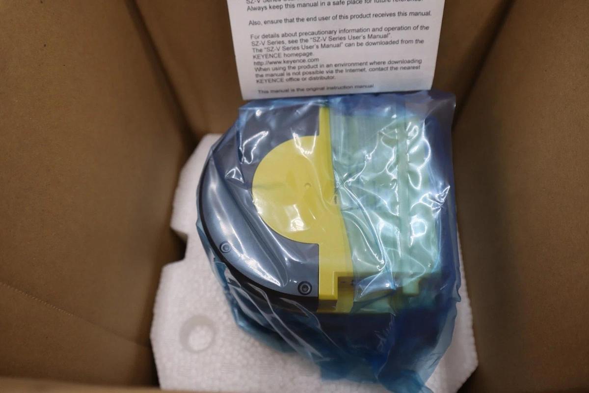 Used KEYENCE SZ-VH1X MULTI-FUNCTION SAFETY LASER SCANNER NEW IN BOX STOCK 3700CC