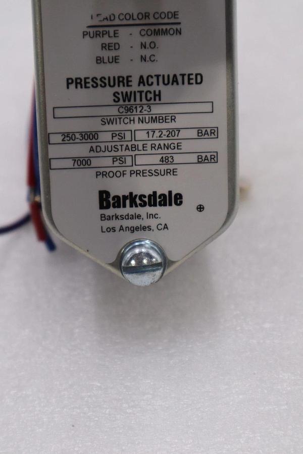 NEW OPEN BOX Barksdale C9612-3 Pressure Actuated Switch STK H960A