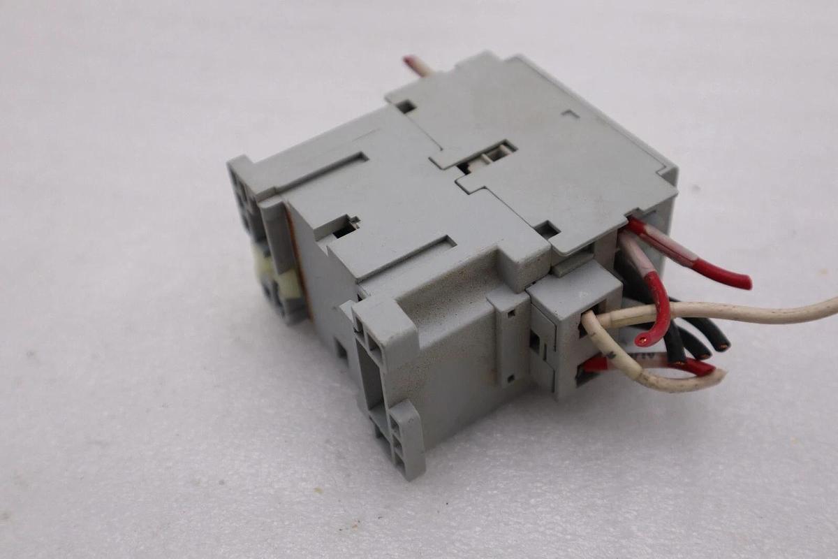 Used ALLEN BRADLEY 100-C09*10 SER A CONTACTOR AB STOCK K-447-A