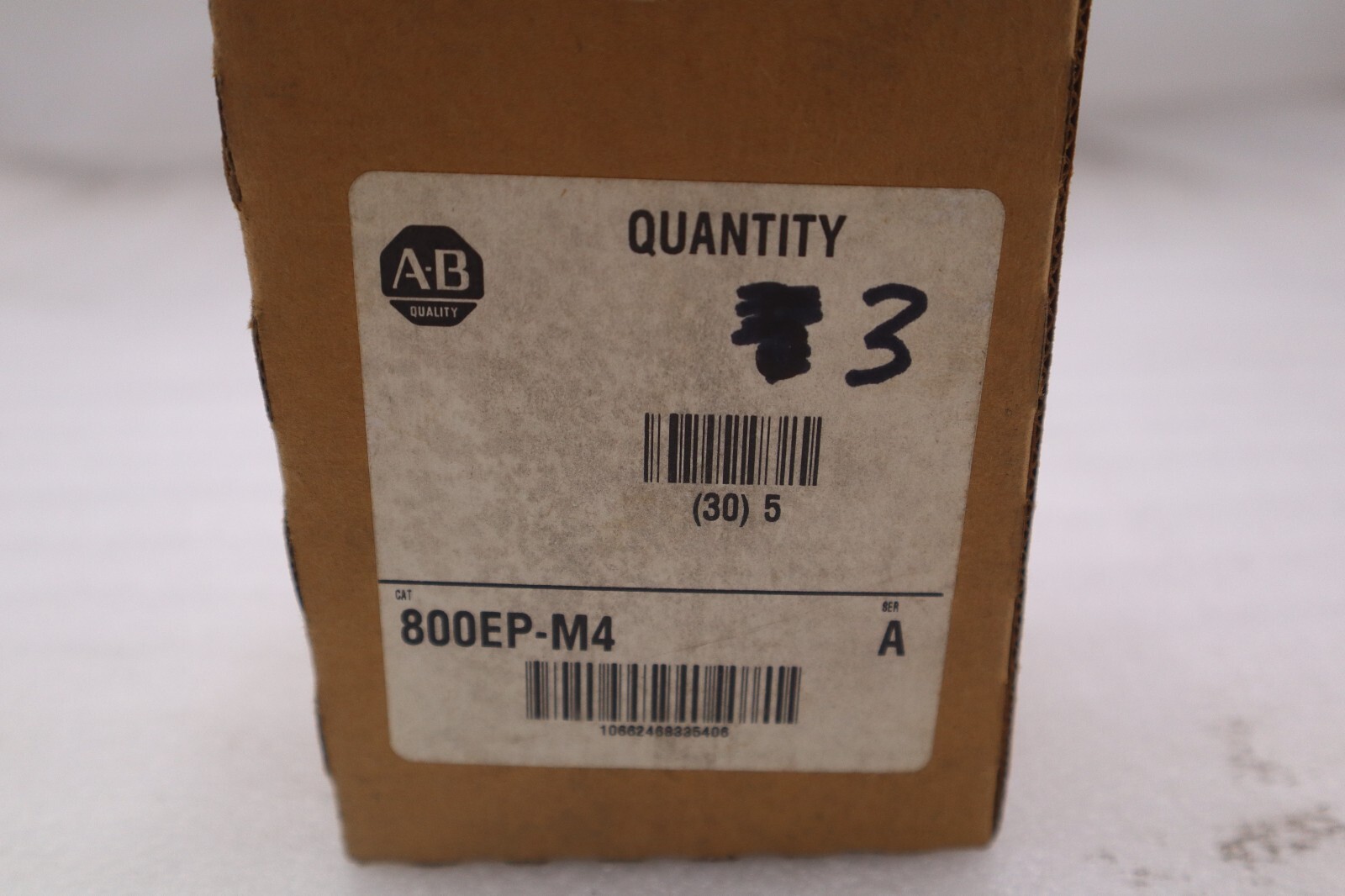 Used Allen Bradley 800EP-M4 SER A  Mushroom Push Button Red STOCK 3619