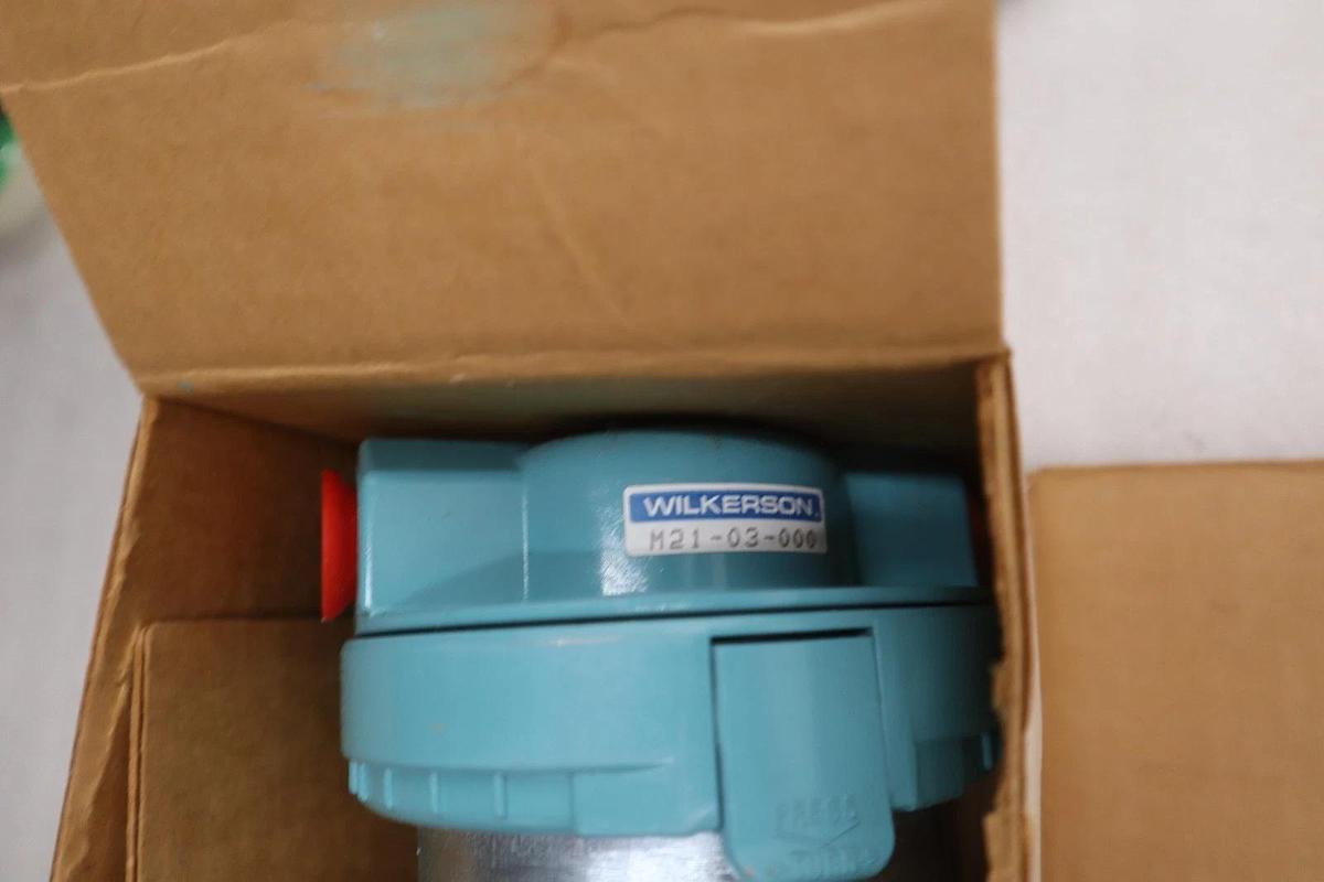 Used NEW WILKERSON M21-03-000 COALESCING FILTER M21-03-000 STOCK 6067