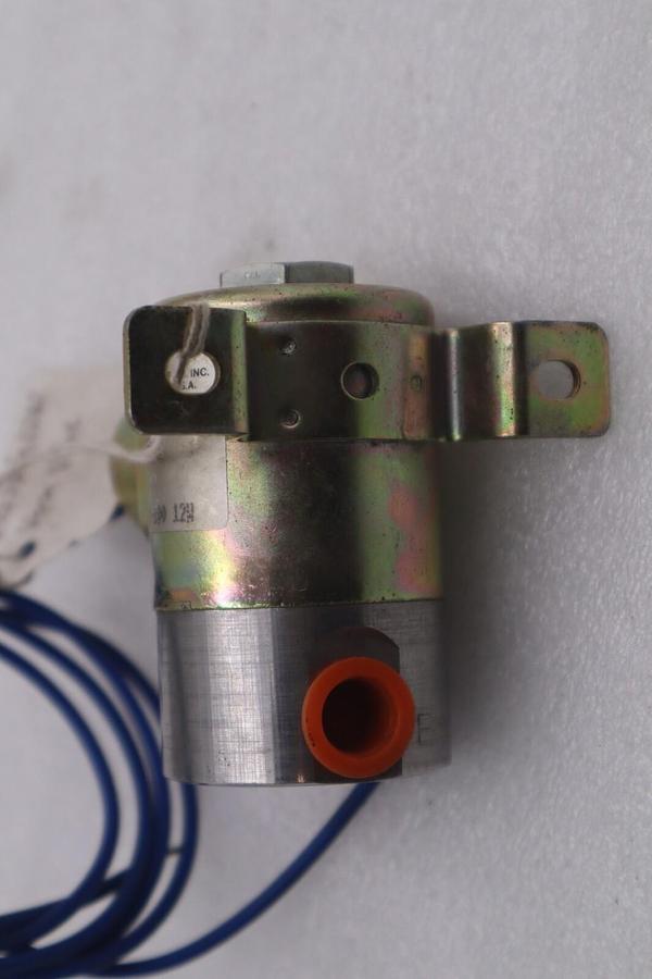 Used VERSA ESM-2301-80-HE-120V60 SOLENOID VALVES 0-100 PSI STOCK K-3670