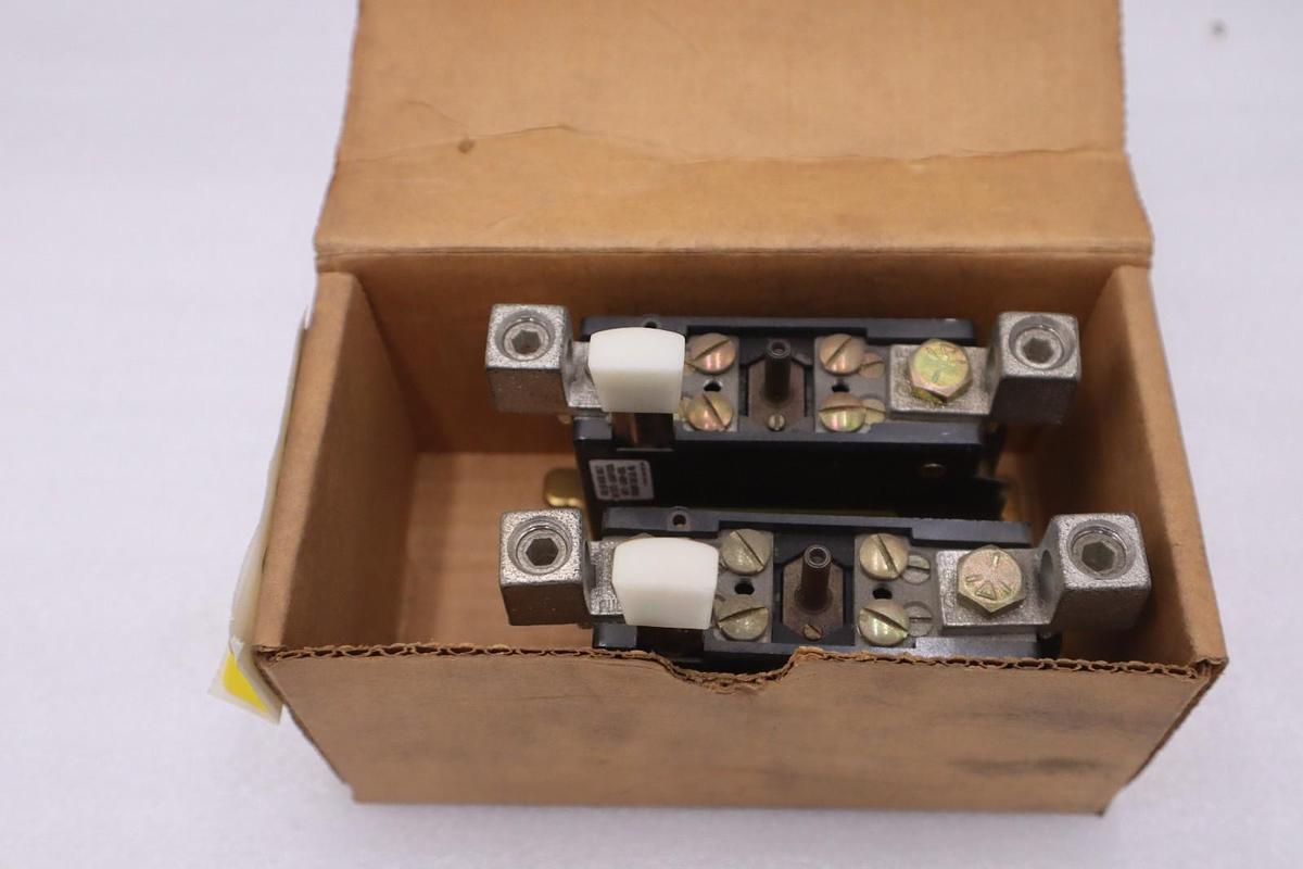 Allen Bradley 815-D0V4 Ser K Manual Size 3 Heater Overload Base - STOCK 5718CC