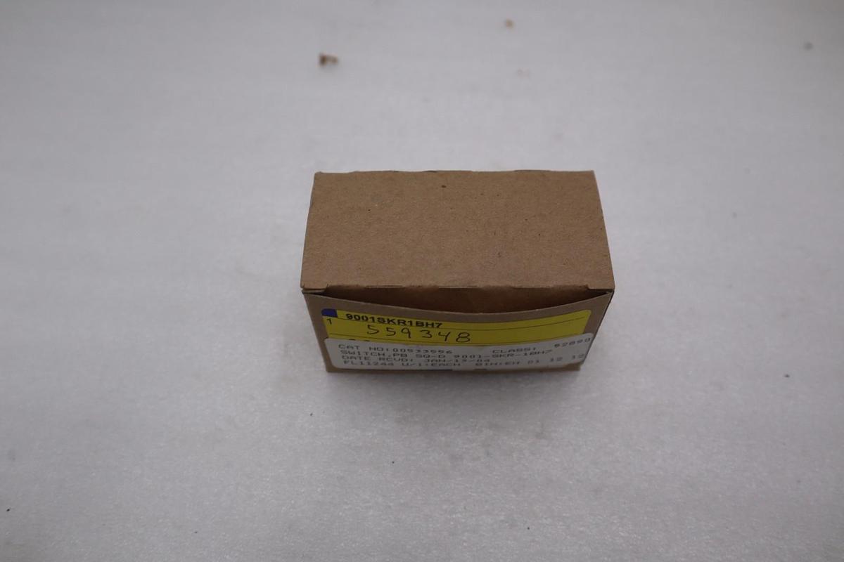 Used 9001SKR1BH7 SQUARE D 9001-SKR1BH7 PUSH BUTTON NEW OPEN BOX STK G866A