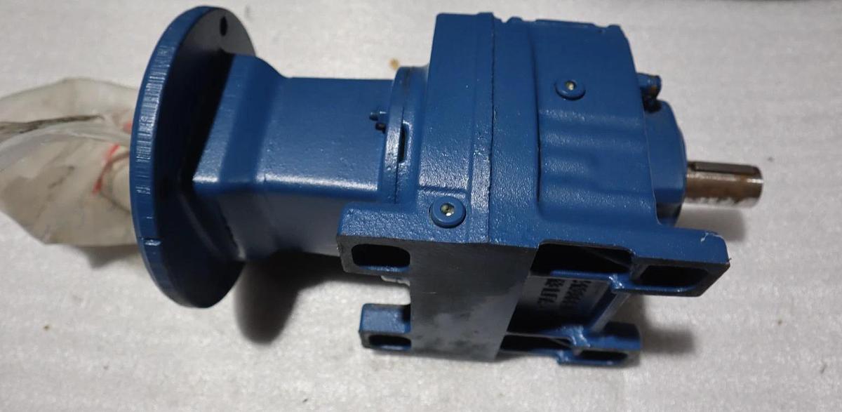 Used SEW-EURODRIVE R37 AM143 Helical Gear Reducer 1750rpm - STOCK SGF78