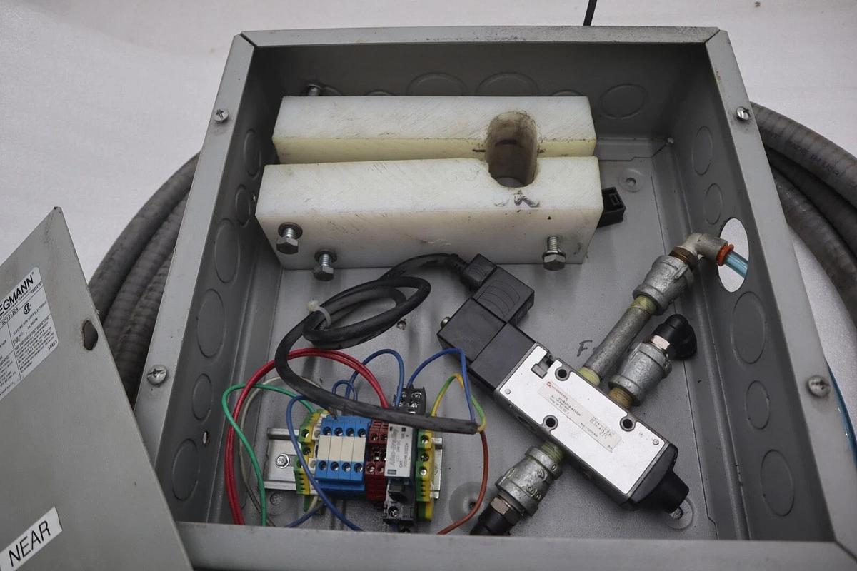 Used HUBBELL WIEGMANN SC121204WW ENCLOSURE STOCK #4669