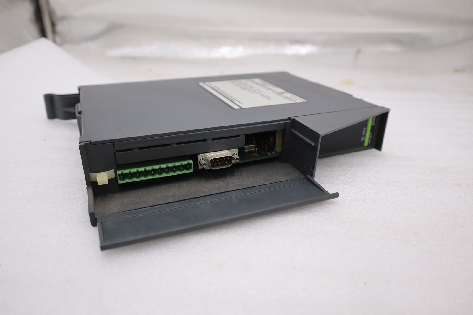 Used FIVES GIDDINGS & LEWIS 502-03794-40 PIC900 PROGRAMMABLE INDUSTRIAL COMPUTER