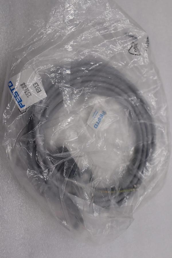 FESTO NEW KMEB-1-24-2.5-LED 151688 PLC Socket Connector Cable STOCK L-207-C
