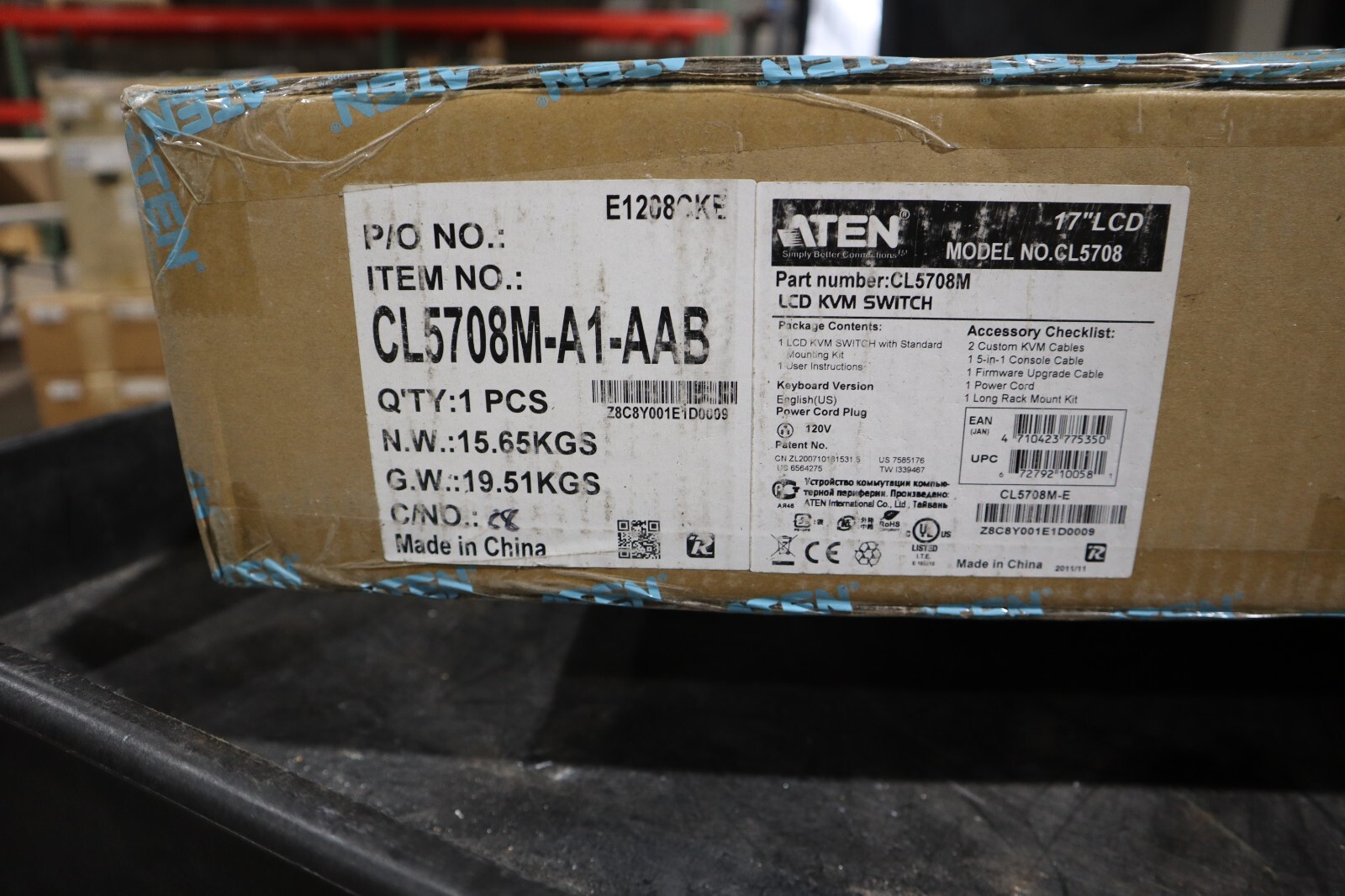 NEW IN BOX Aten 8-Port 17in Slideaway LCD KVM Switch STOCK GS13