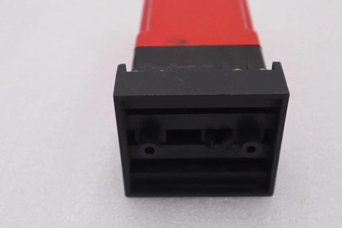 Used RED LION CONTROLS PRA13021 RELAY MODULE STOCK #4143