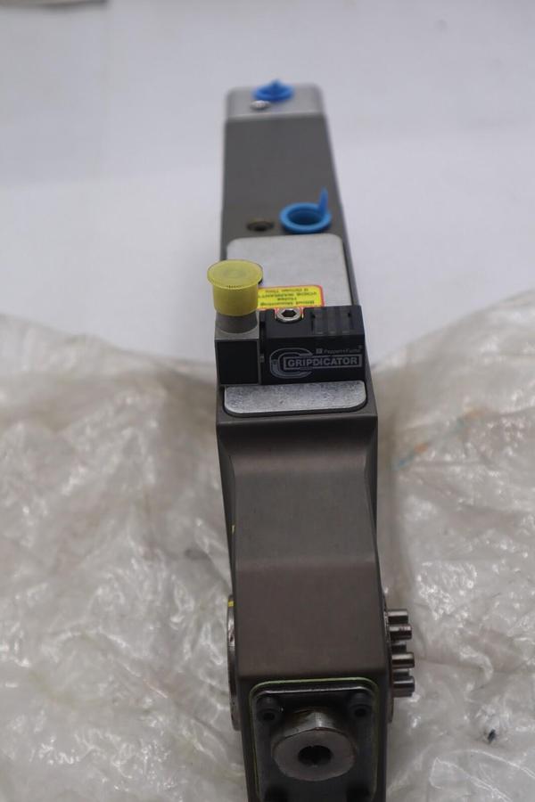 Used BTM CORP 74500E-733228H-135AR-SC2P DC PNEUMATIC POWER CLAMP #827A
