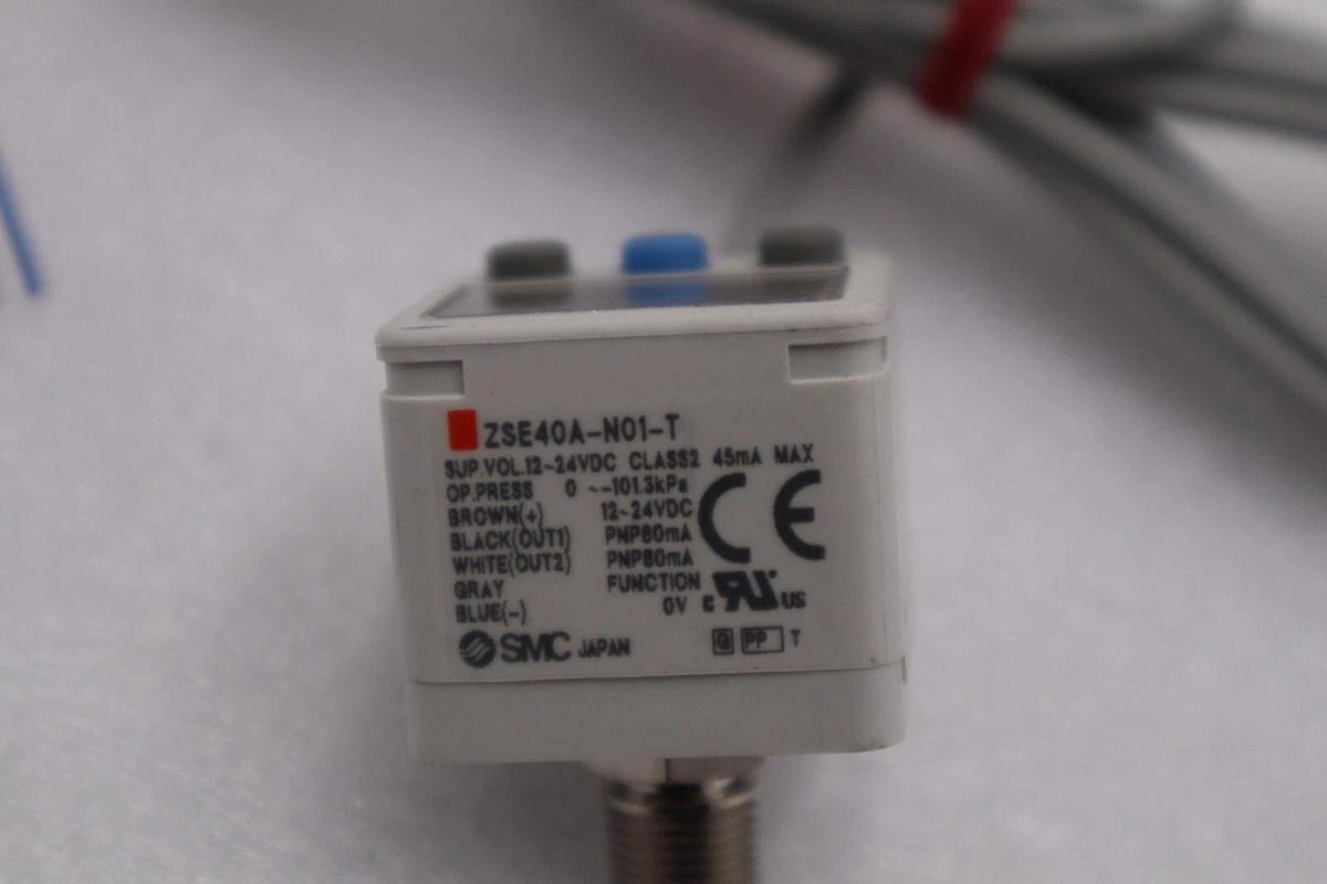 SMC ZSE40A-N01-T High Precision Digital Pressure Switch L-515-C