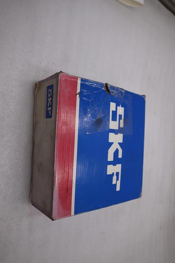 Used NEW OPEN BOX SKF 22317 EK spherical roller bearing STOCK K3231CC