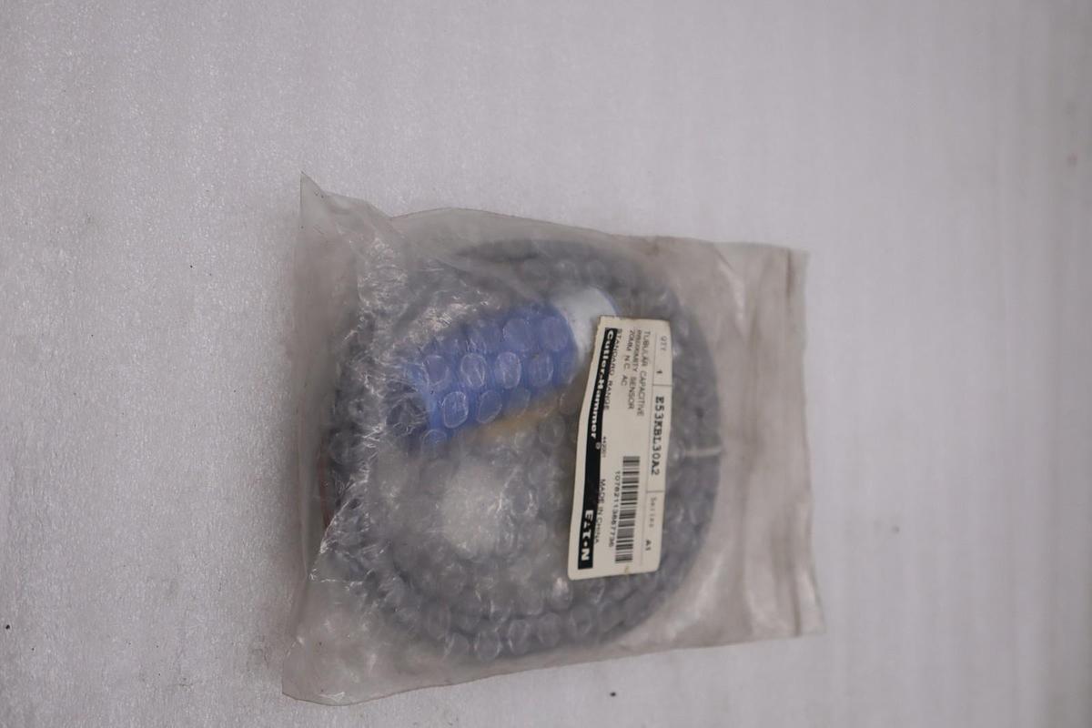 NEW EATON E53KBL30A2 SER A1 Tubular Capacitive Proximity Sensor 20mm STOCK H1299