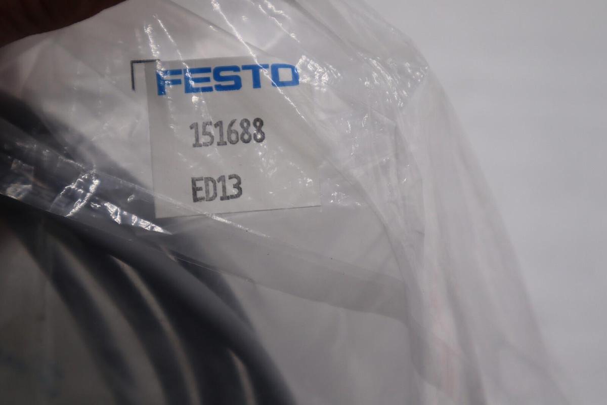 FESTO NEW KMEB-1-24-2.5-LED 151688 PLC Socket Connector Cable STOCK L-207-C