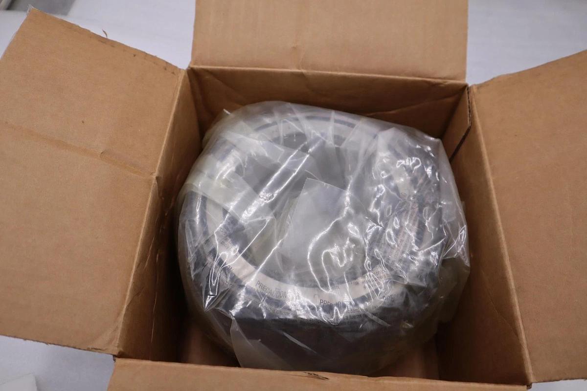 NEW OPEN BOX Timken 74539TD Double Row Tapered Roller Bearing Cone STK 1678CC