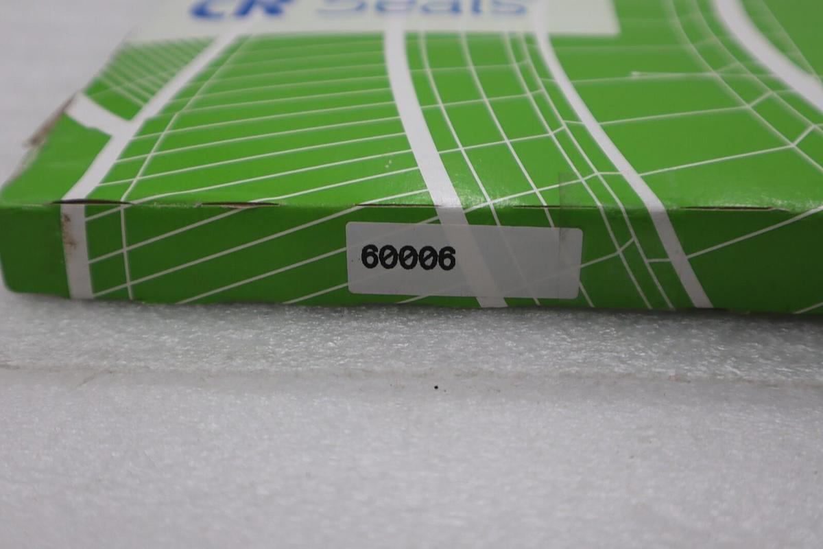 NEW IN BOX 60006 - CR Seals STOCK 5672A