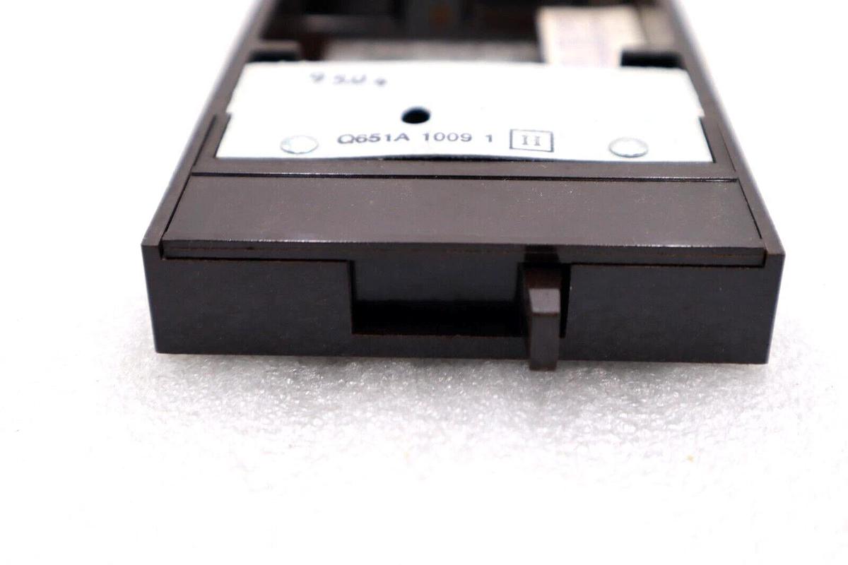 HONEYWELL Q651A-1009-1H MULTI SWITCHING SUBBASE 3 POSITION SWITCH #L-795