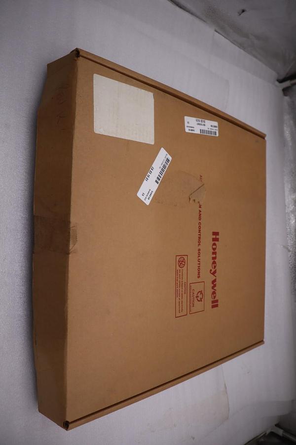 NEW IN BOX HONEYWELL 51401052-100 CIRCUIT BOARD STOCK G168