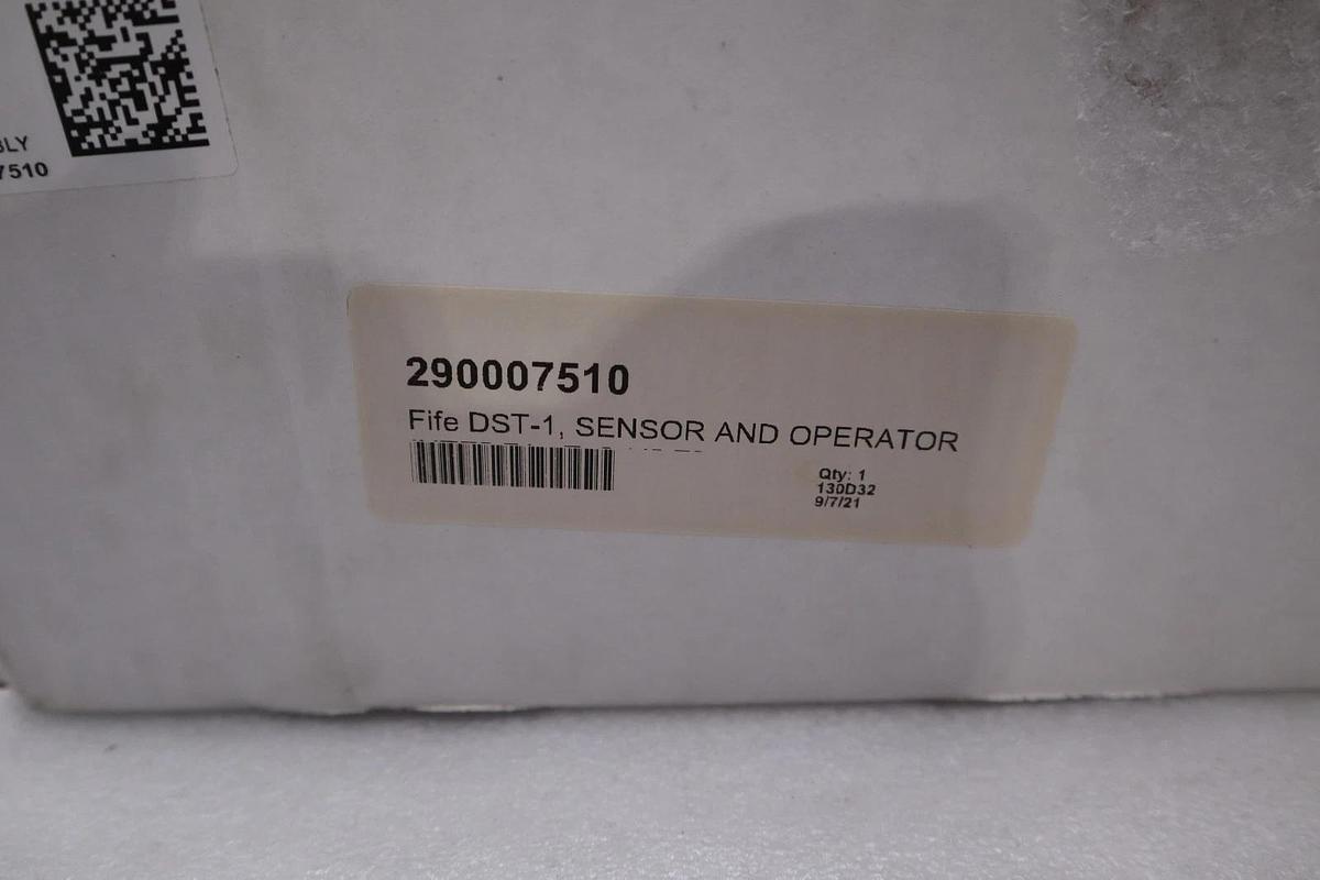 Used FIFE MAXCESS DST-1 OPERATOR INTERFACE AND SENSOR NEW IN BOX STOCK GF-1329