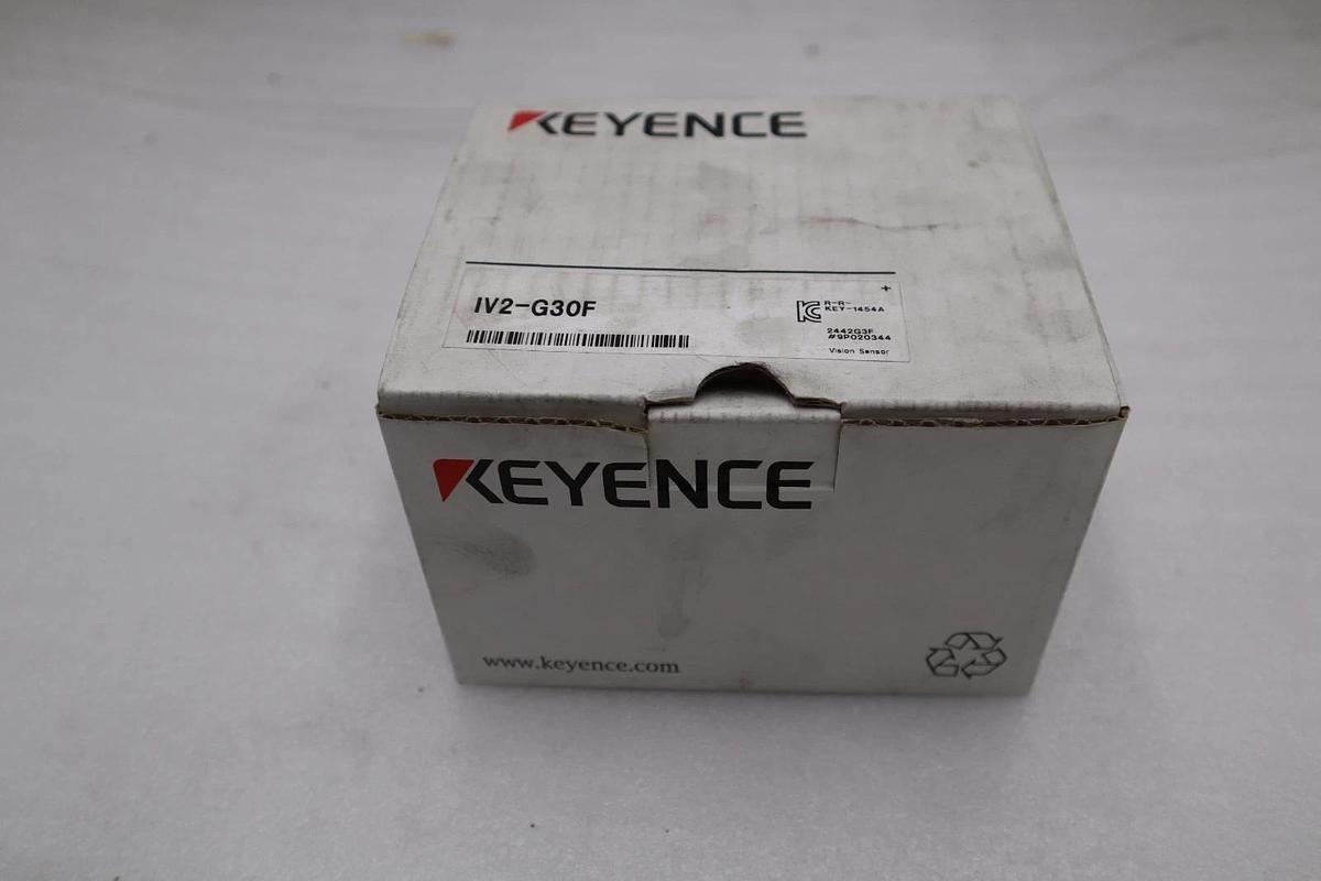 Used KEYENCE VISION SENSOR AMPLIFIER  IV2-G30F NEW IN BOX STOCK GF-95