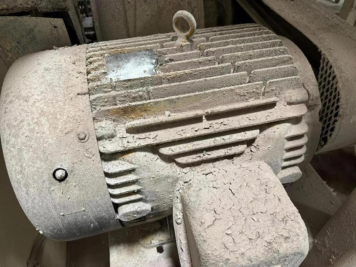 Used STAINLESS STEEL DOUBLE SPIRAL RIBBON BLENDER APPROXIMATELY 170 CUBIC FEET