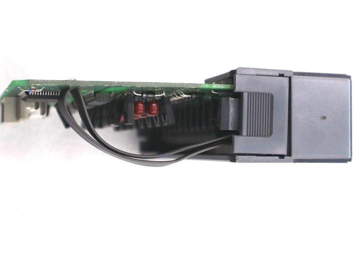 Used ALLEN BRADLEY 1746-OB16 SLC 500 OUTPUT MODULE SERIES D #L-206