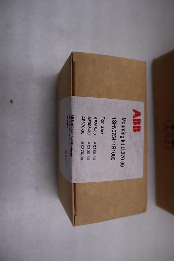 Used ABB AF305-30-11-13 1SFL587002R1311 100-250V50/60Hz CONTACTOR STK GF198