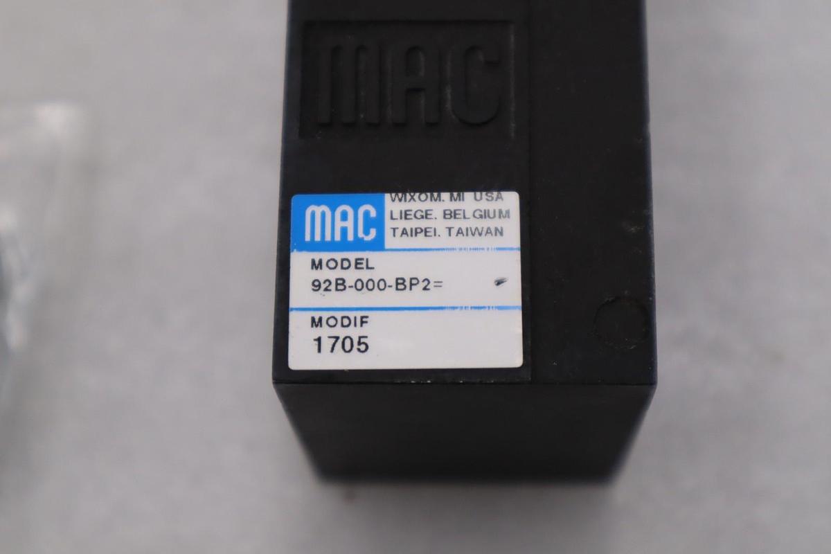 MAC 92B-000-BP2=1705 / 92B-000-BP2 SOLENOID VALVE MANIFOLD BASE STOCK H801A