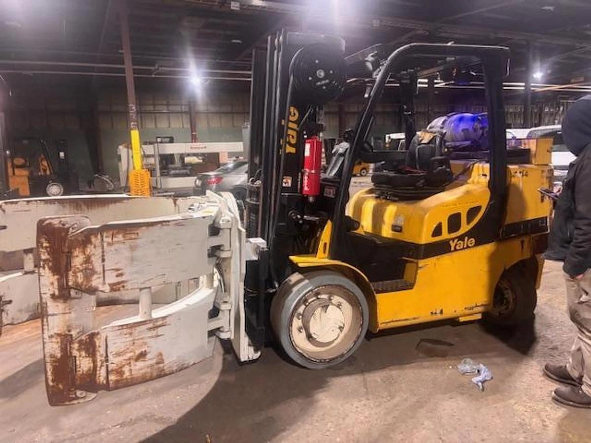 Used 15,500 POUND YALE MODEL GLC155 LH94"/RH150" WITH 84" CASCADE PAPER ROLL CLAMP