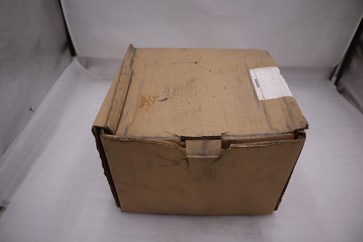 Used NEW IN BOX SIEMENS MILLTRONICS Echomax XPS-30 Ultrasonic Transducer STOCK H456