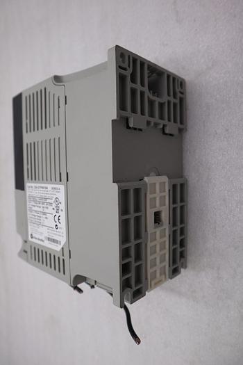 Used AB 22A-D1P4N104 PowerFlex4 AC Drive 22AD1P4N104 SER A ALLEN BRADLEY STOCK B-1288