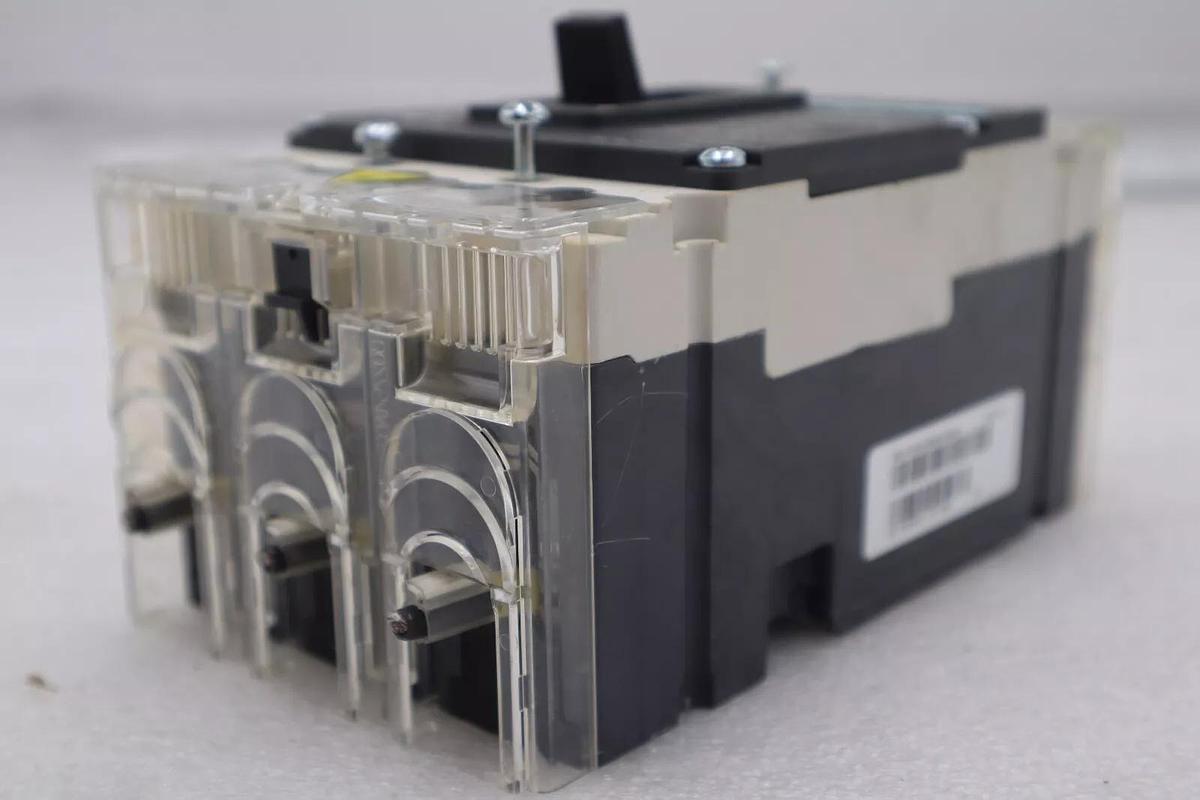 Used SIEMENS 3VL1110-2KE30-0AA0 CIRCUIT BREAKER 100A STOCK 3311