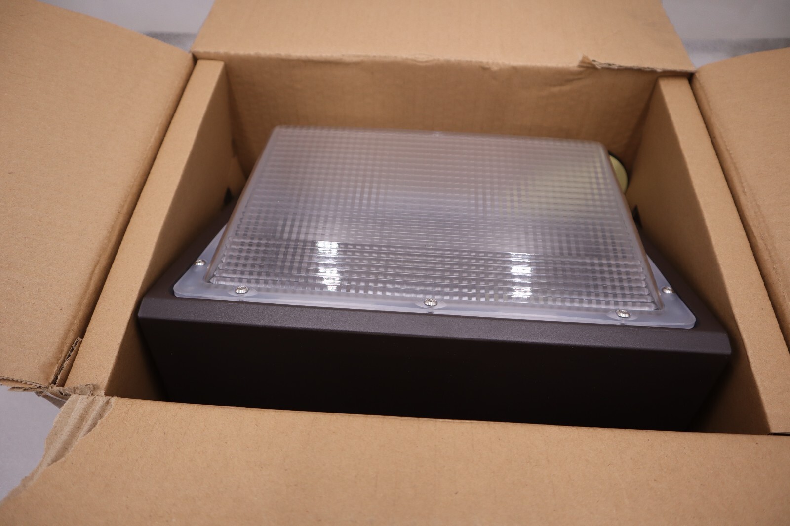 LED Medium Wall Pack 90W - 5000K - DARK BRONZE - MWP-0890W48V50KD STOCK H353