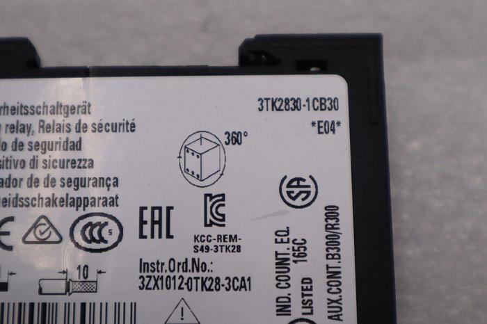 NEW Siemens 3TK2830-1CB30 SAFETY RELAY 3TK28 SERIES 24 V AC/DC STOCK B-1653