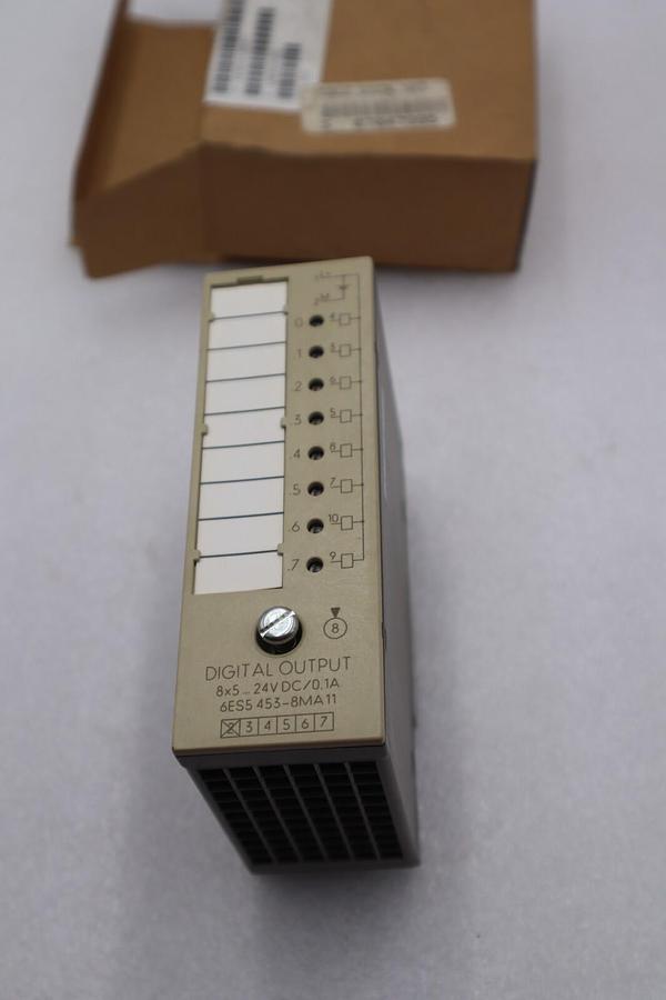 SIEMENS 6ES5453-8MA11 DIGITAL OUTPUT MODULE NEW STOCK #K-1198A