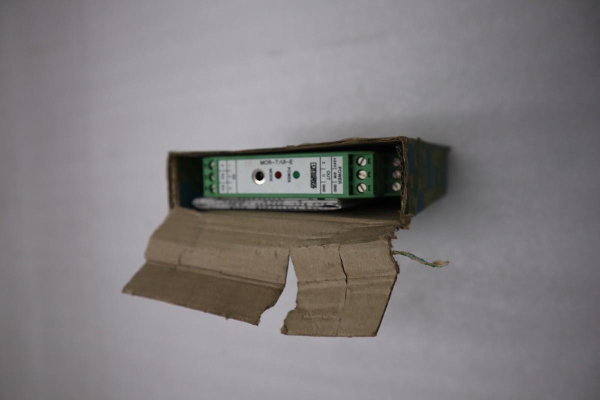 NEW IN BOX PHOENIX CONTACT MCR-T-UI-E TRANSDUCER MODULE STOCK H277A