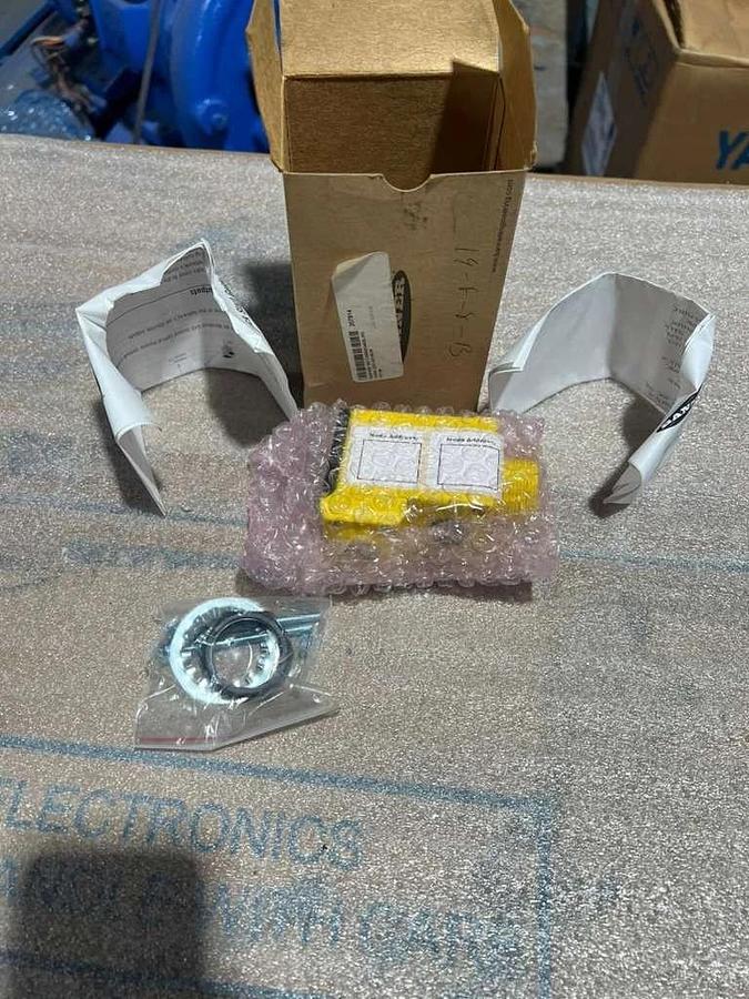 BANNER ENGINEERING  DX80N2Q45BL-RG  / 29044 Sensor NEW OPEN BOX STK L702CC