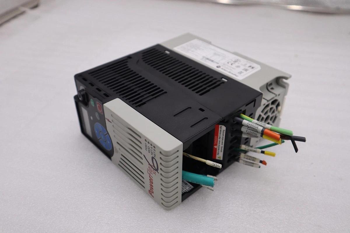 Used USED ALLEN BRADLEY 25B-D2P3N104 POWERFLEX 525 SER. A 1.0HP 25BD2P3N104 #H1818